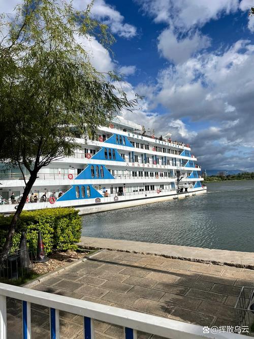 洱海游船(大理港码头) 参考图 1